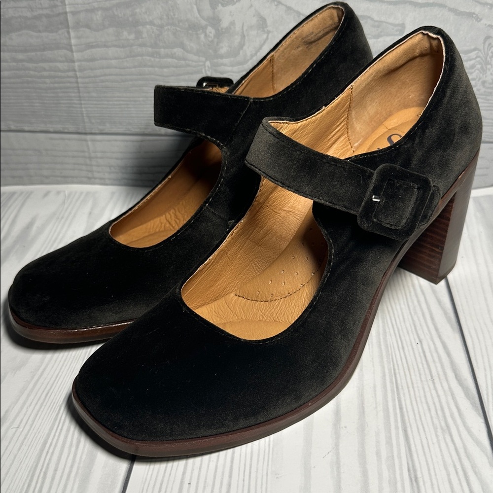 Sofft Womens Size 10 Shauna Mary Jane Brown Velvet Heeled‎ Pumps Shoes